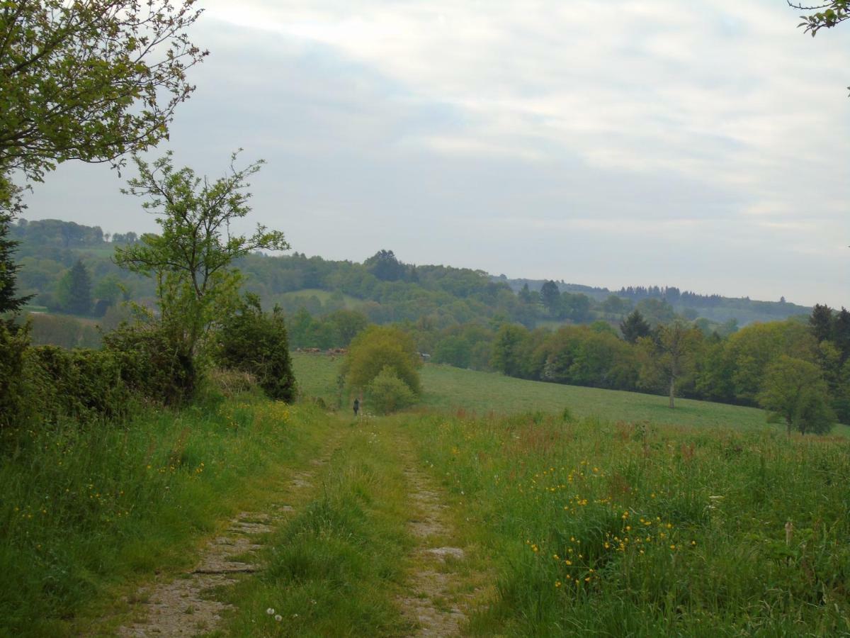 Bed and Breakfast Puy Larousse Farm House Linards Exterior foto