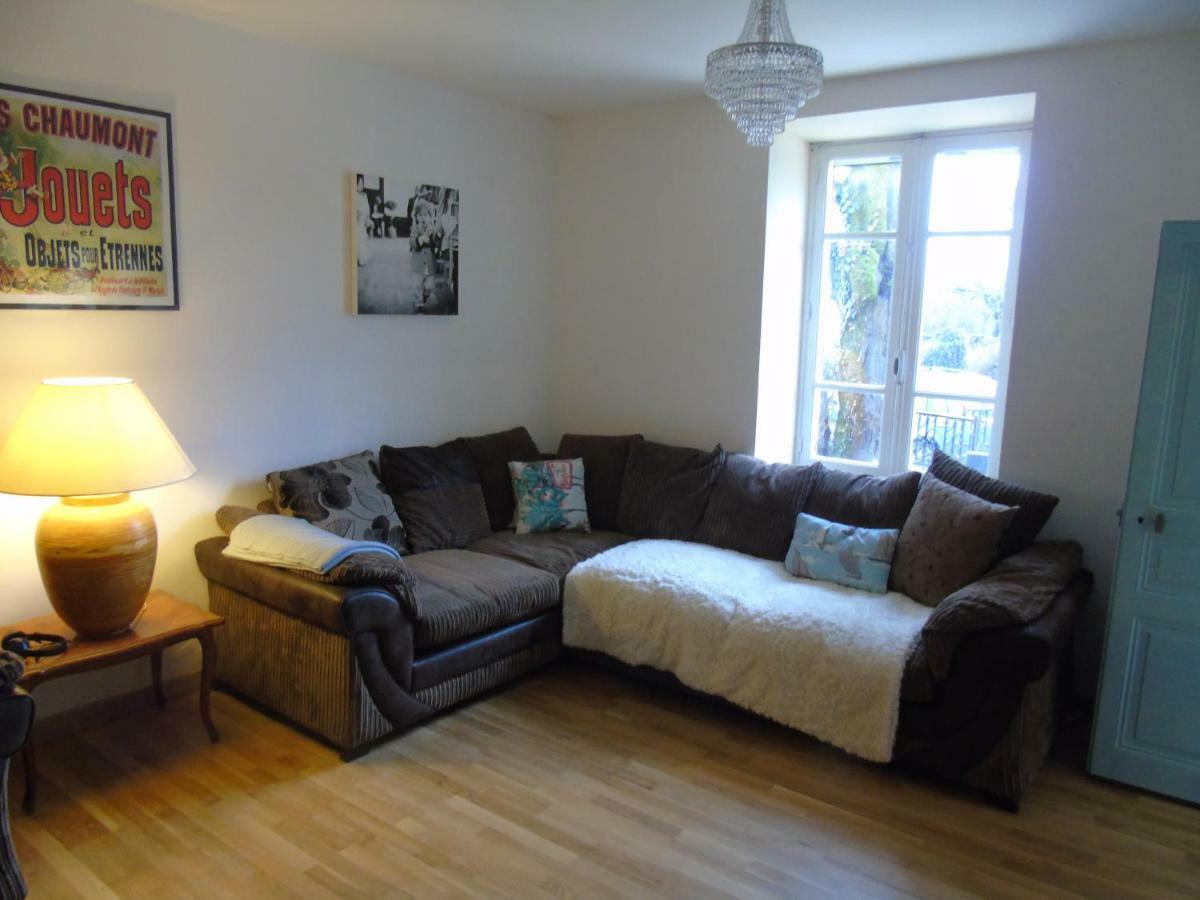 Bed and Breakfast Puy Larousse Farm House Linards Exterior foto