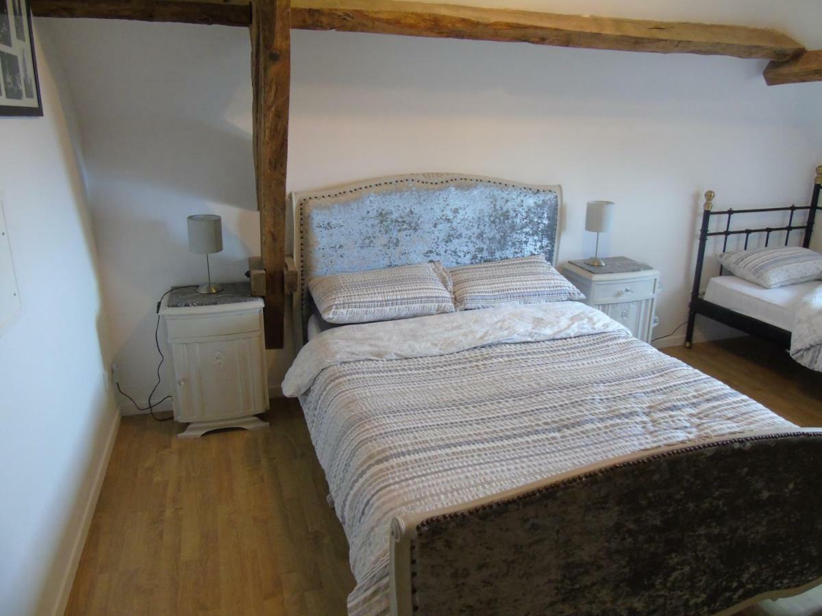 Bed and Breakfast Puy Larousse Farm House Linards Exterior foto